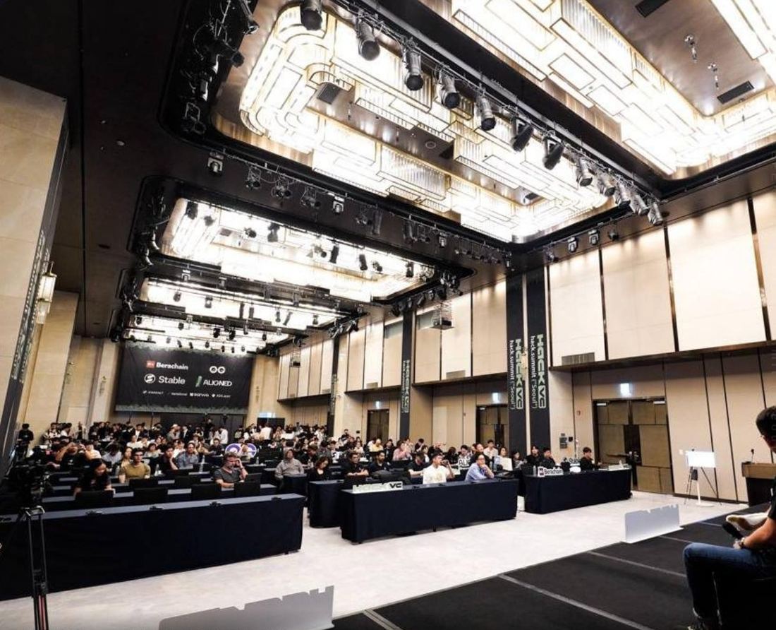 Main session · full house